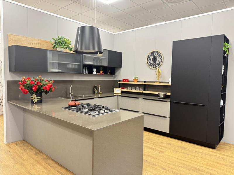 Cucina Angolare Di Design Con Penisola