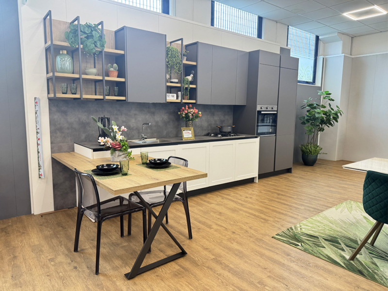 Cucina Lineare Con Factory E Piano Snack